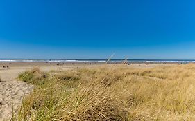 Sand & Sea: The Promenade